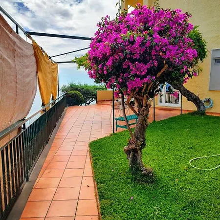Vista Mare Ad Acciaroli Localita Mezzatorre Ferienhaus *